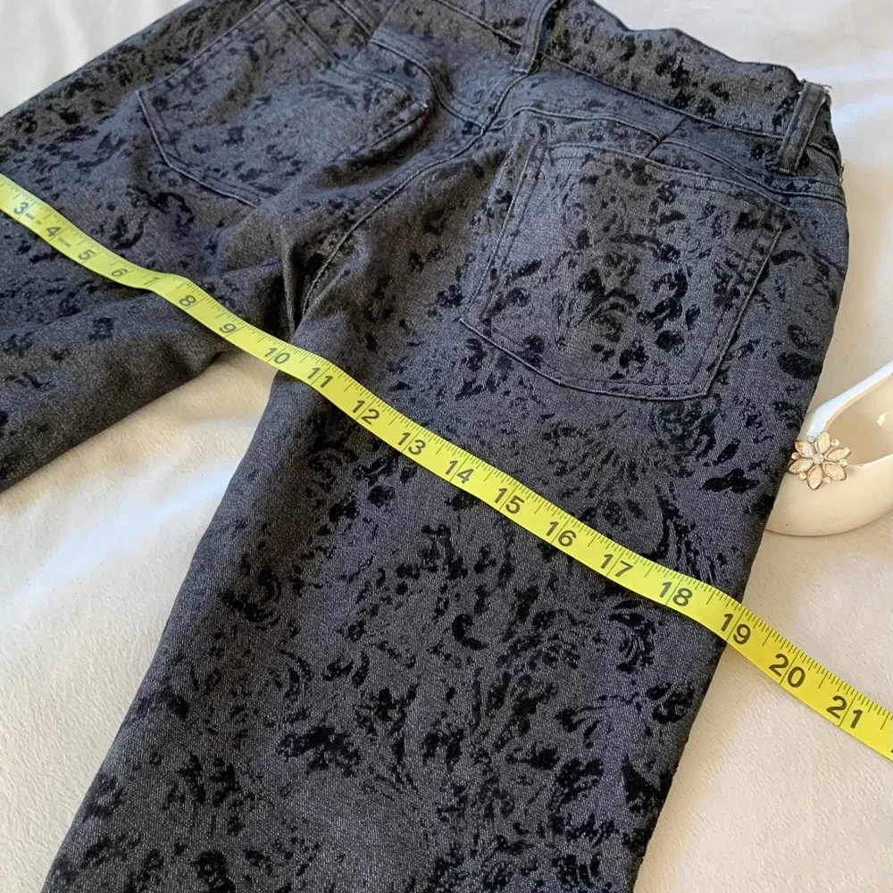 LAUNDRY by Shelli Segal Black bootleg Textured 62% cotton slacks size 2 …